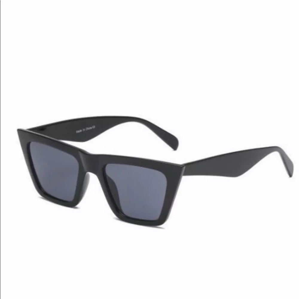 ☀️NEW☀️Black Square Retro Frame Sunglasses